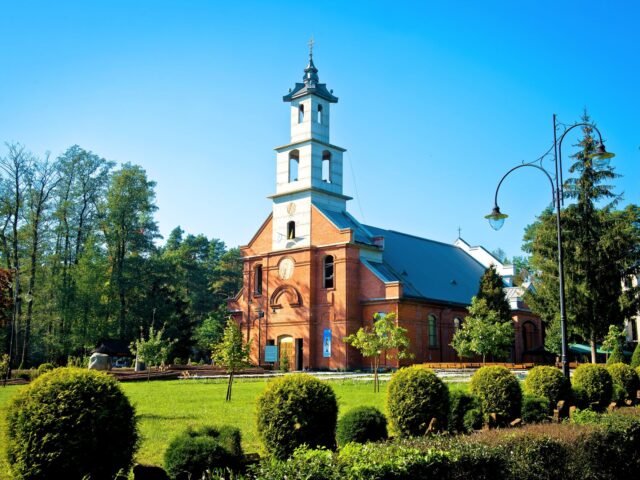 SANKTUARIUM MARYJNE W GÓRKACH. CUDOWNE ŹRÓDŁO I ŚWIĘTY HUBERT