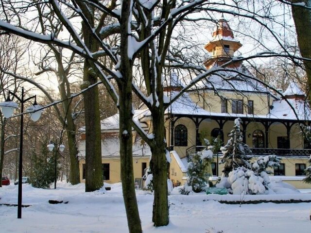 OTRĘBUSY, PODKOWA LEŚNA I OWCZARNIA