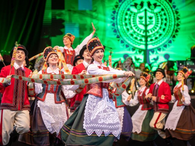 RODZINNY PIKNIK Z ZESPOŁEM MAZOWSZE. TAK SMAKUJE POLSKI FOLK